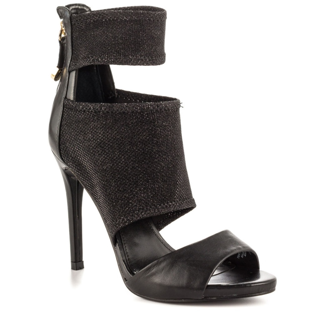 GUESS!! BLACK CAYEN CUTOUT HEELS
